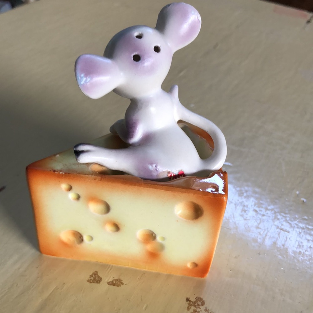 Lefton Salt and Pepper - Picture 5 of 7